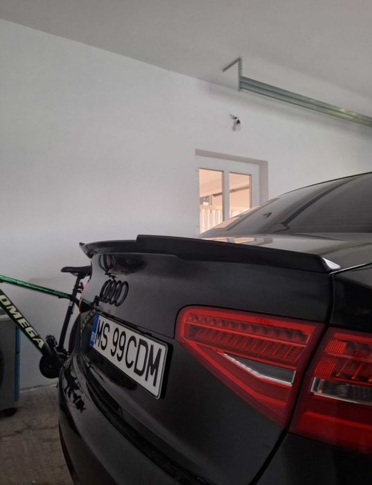 Eleron lip spoiler portbagaj AUDI A4 B8 M4 V style negru lucios