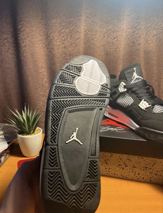 Jordan 4 White Thunder