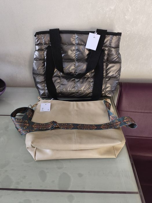 Vând geantă modernă damă