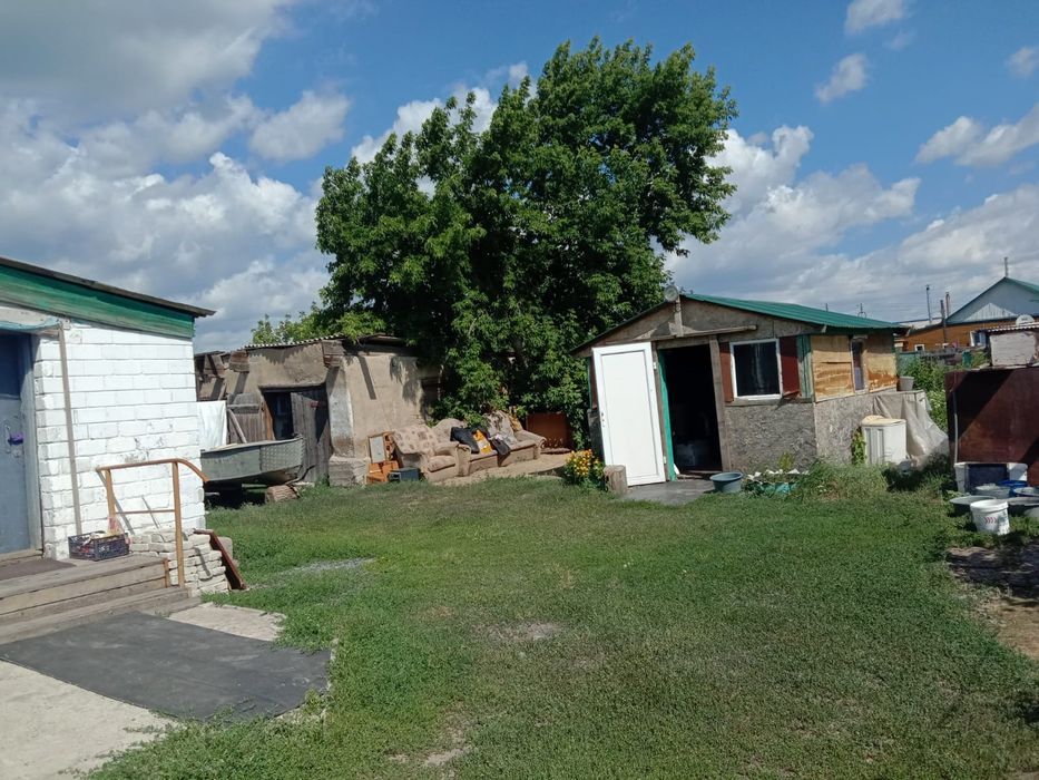 Продам частный дом в Актогае есть торг пишите