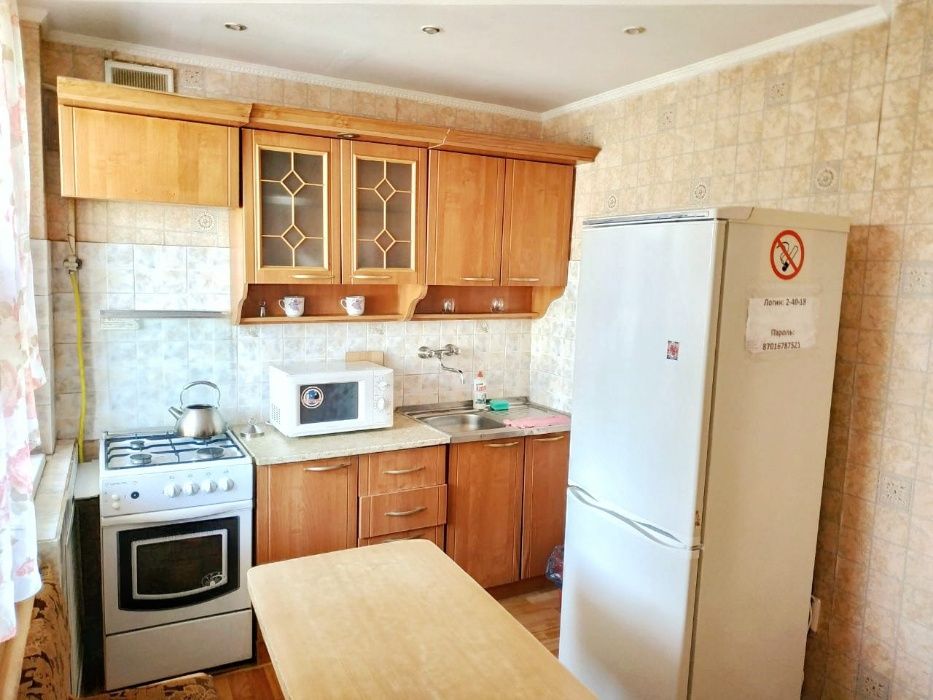 Аренда квартиры, посуточно. 2-комнатная квартира 2-й мкр 40-й дом.