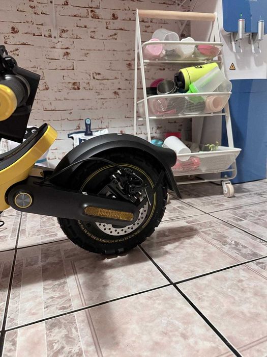 Xiaomi Electric Scooter 6 Ultra – Garantie eMAG – 1018 km – Fast Charger original – Cutie