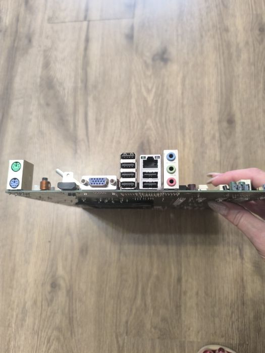 Продам комплект материнская плата процессор и кулер