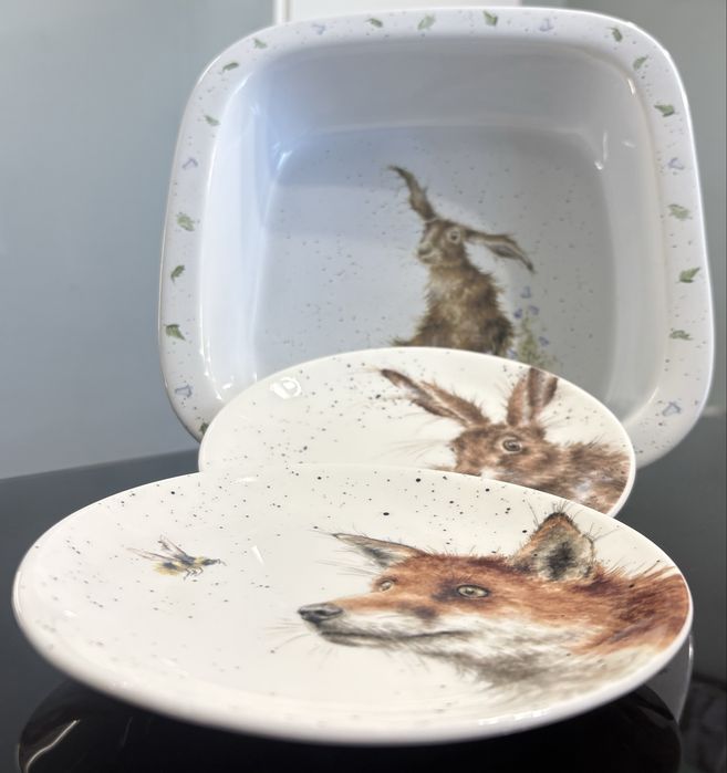 Елитен британски порцелан Royal Worcester-Wrendale Designs. Тава за печене с две чинийки