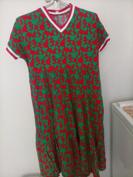 Продам платье все по. 1500