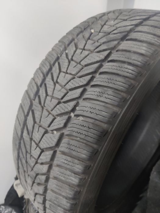 Зимни гуми 235,45,18