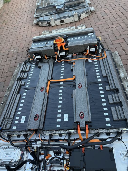 Sistem fotovoltaic,conversie baterii de stocare de pe masini full EV