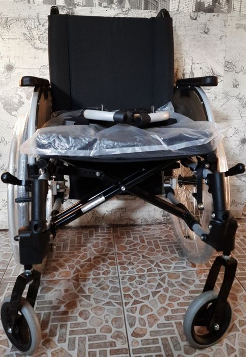 "Инвалидная коляска" из Германии фирма Ottobock выдерживает 10/150 кг.