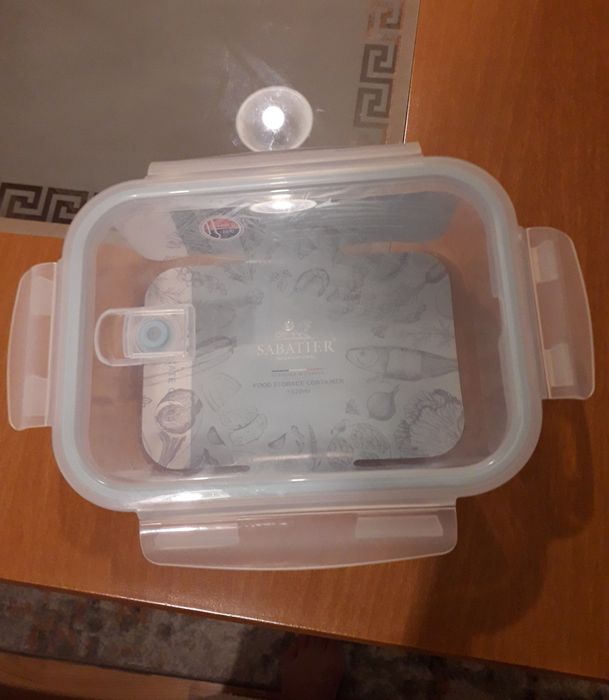 Стъклен контейнер за съхранение на храна