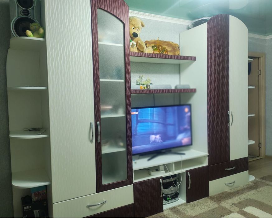 Продается стенку б/у
