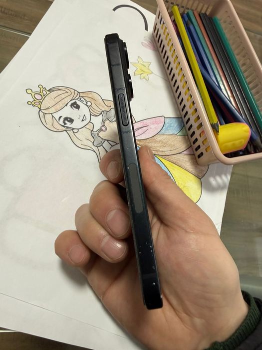 Продам айфон 15  памТь 256гб акб 81%