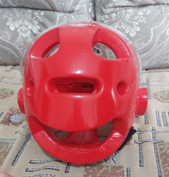 Продам шлем для таеквондо