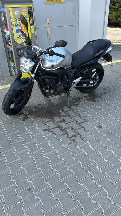 Yamaha FZ6 S2.