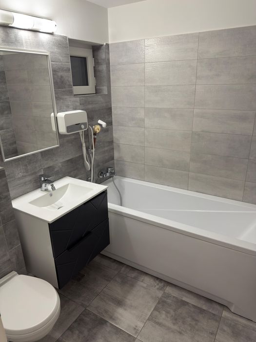 Apartament 3 camere, decomantat, zona National Arena
