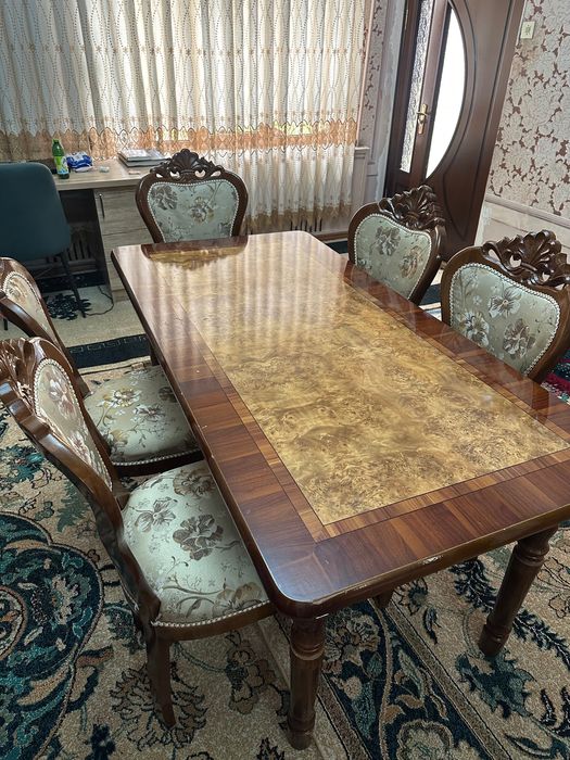 Стол и 6 стульев