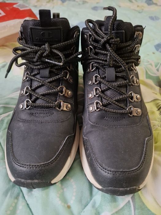 Продавам унисекс кецове Шампион