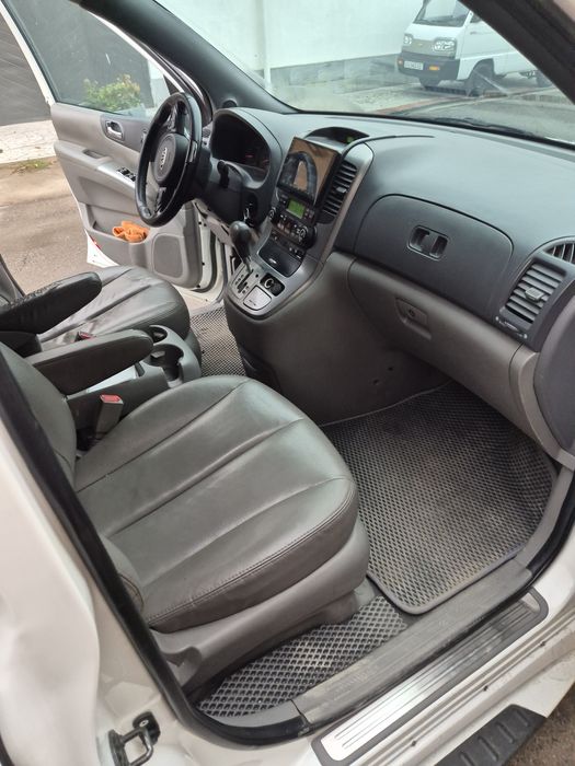 Продаётся Kia carnival