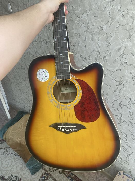 Продам гитару ADAGIO