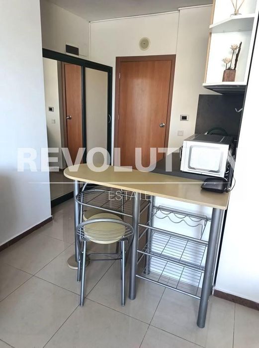 Дава се под наем Едностаен апартамент в Варна, Център - 35 кв.м за 425 € - Снимка #3