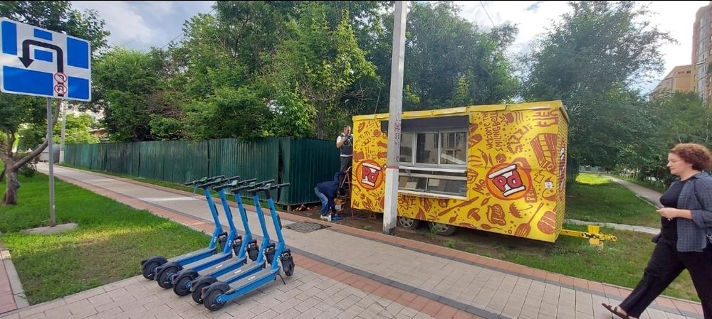 Фудтрэк - киоск. Под  любой вид  фастфуда..