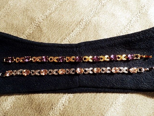 Гривни с полускъпоценни камъни