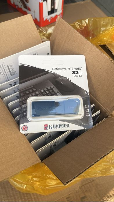 Kingston USB флэшка