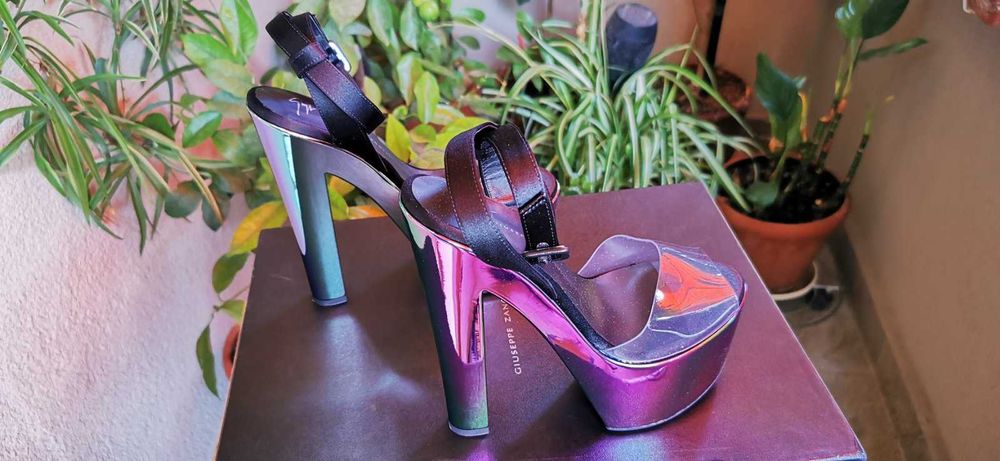 Оригинални маркови дамски обувки GIUSEPPE ZANOTTI - 37 номер