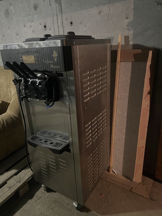 Мороженный  аппарат фризер