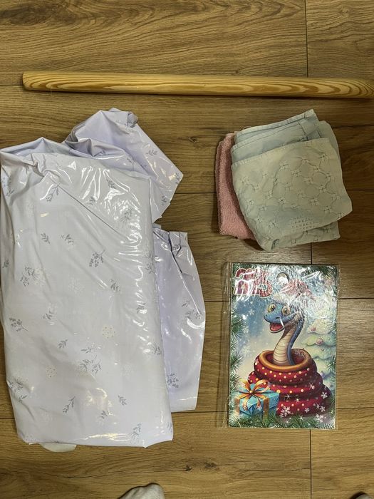 Отдам даром посуду и чемодан