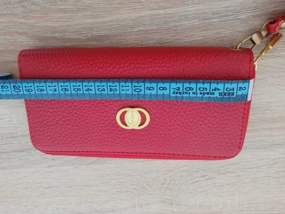 Дамско червено портмоне