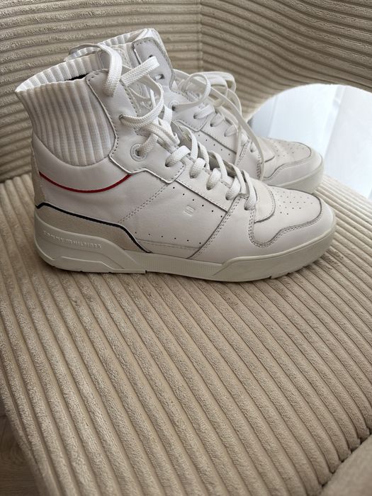 Tommy Hilfiger бели кецове 39