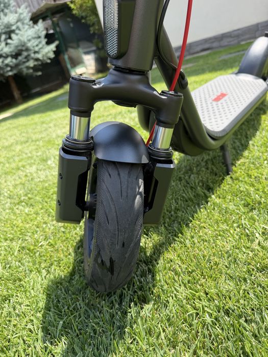 Trotineta electrica NINEBOT eKickScooter F2 Pro E II, 10 inch, negru