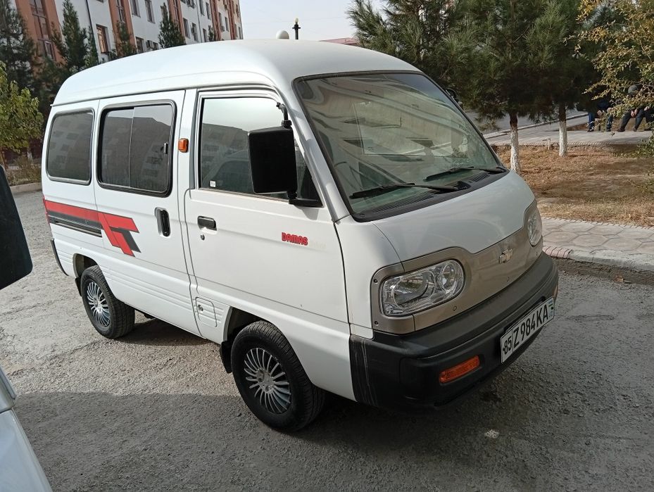 Бензинда, 33000 км юрган, 2023 й, янгидай турибти,келишсак булиб бериш