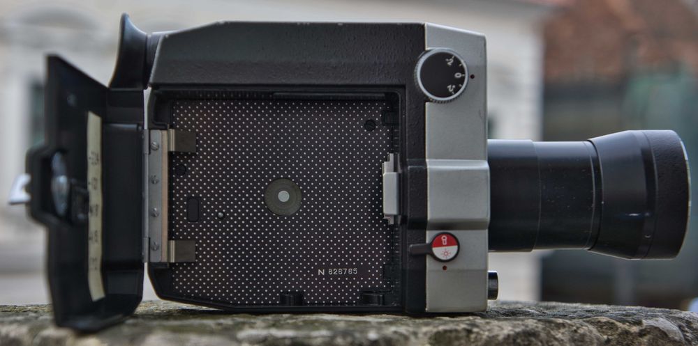 Super 8: Quarz - 1x8s-2 (aparat de filmat)