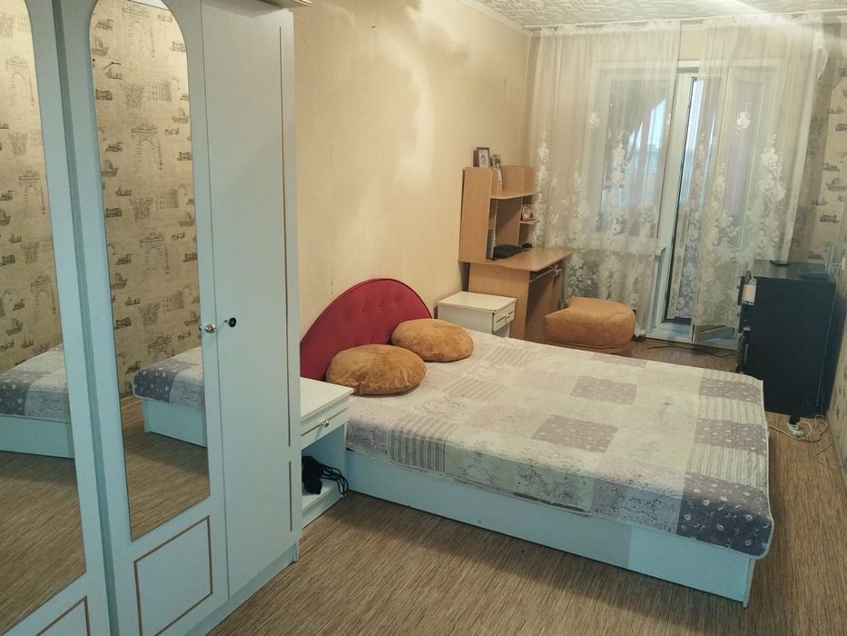 Продам спальный гарнитур