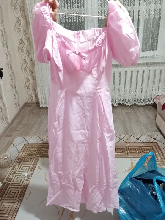 Платье и джинсы новые