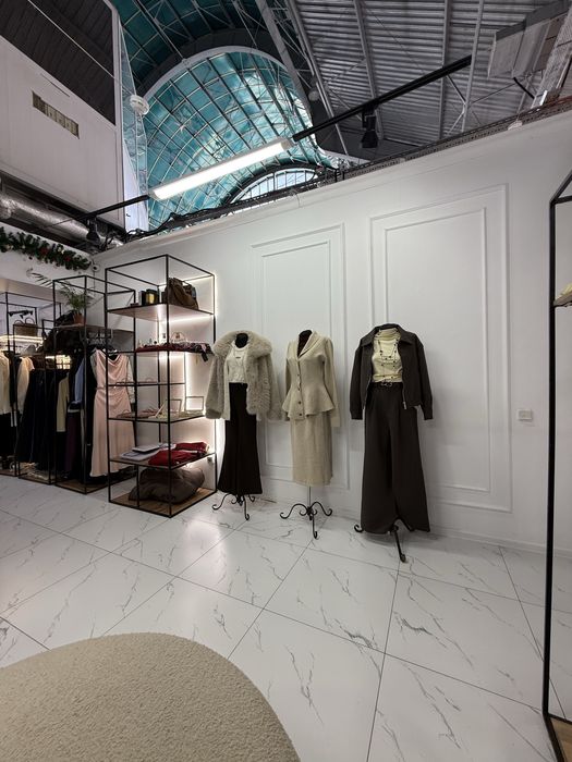 Продам бутик в Евразии с оборудованием ! СРОЧНО!