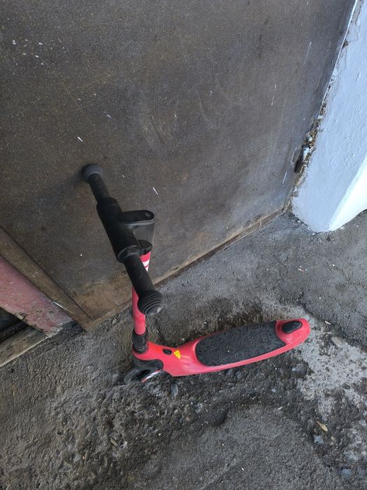 Продам детский электро самокат