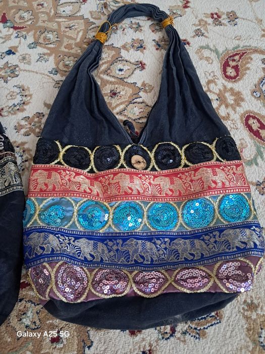 Индийские сумки продам.