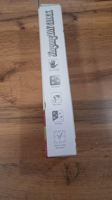 Продам часы настенные в упаковке