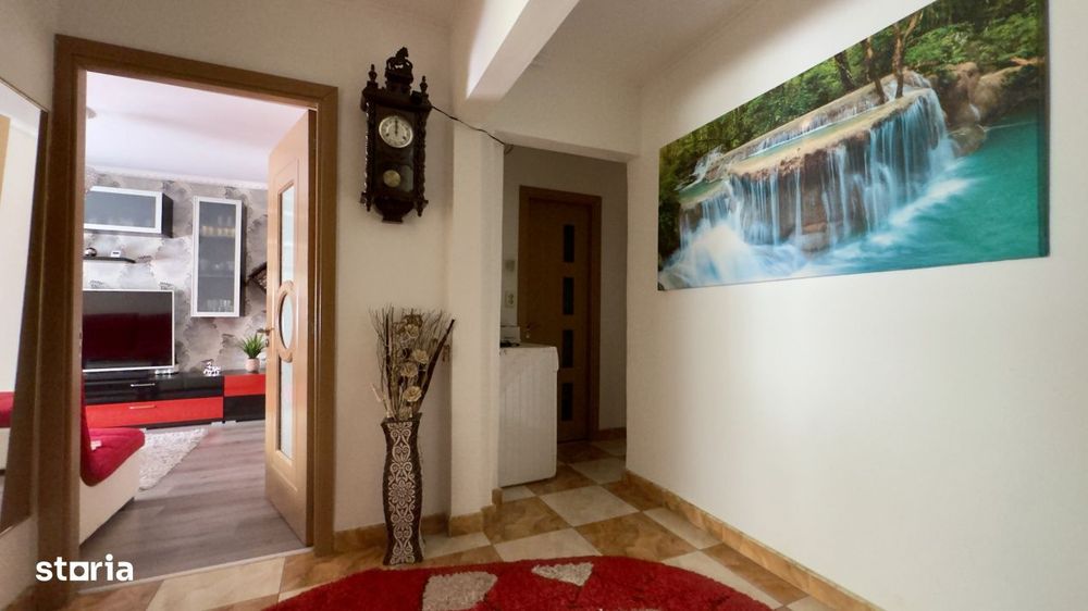 Apartament 4 camere, etaj intermediar, zona CET – ideal pentru famil