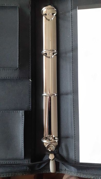 чанта бизнес черна с изтеглящи се дръжки красив дизайн