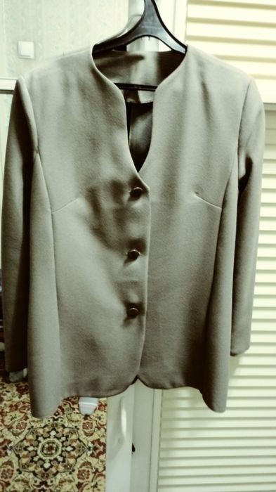 Кастюмы женские теплый и легкие