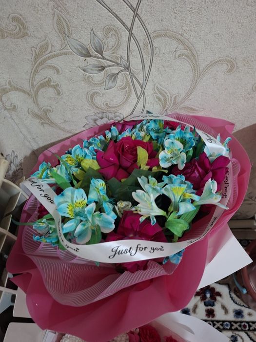 Цветы, гүлдер бар