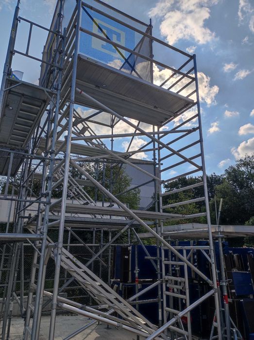 Мобилно алуминиево скеле 135/250 см до 7 м