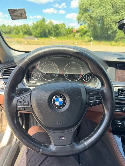 BMW 5 Series 2011 — imagine 5