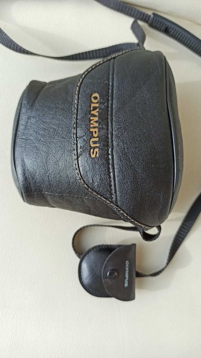 Продавам  ЛЕНТОВ фотоапарат ,,Olimpus'' IS 100