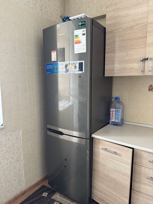 Холодильник Samsung в отличном состоянии