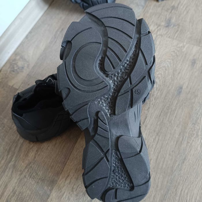 Маратонки без връзки 42-43