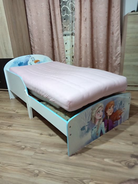 Pat pentru fetițe cu saltea